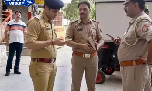 एक्स्ट्रा मैरिटल अफेयर का मामला, 7 कर्मचारी गिरफ्तार एक्स्ट्रा मैरिटल अफेयर का मामला, 7 कर्मचारी गिरफ्तार