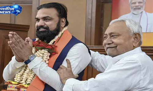 सम्राट चौधरी आज 11 बजे लेंगे बिहार के नए CM पद की शपथ सम्राट चौधरी आज 11 बजे लेंगे बिहार के नए CM पद की शपथ