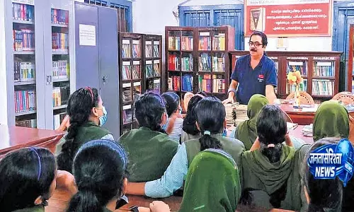 Kerala: तिरुर स्कूल ओपन लाइब्रेरी के साथ रीडिंग क्रांति की ओर ले जा रहा Kerala: तिरुर स्कूल ओपन लाइब्रेरी के साथ रीडिंग क्रांति की ओर ले जा रहा