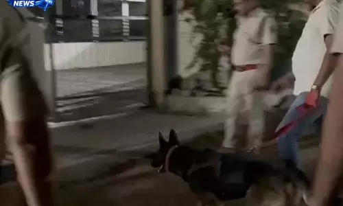 कांग्रेस नेता के घर पुलिस की रेड, मस्तूरी गोलीकांड में चल रहा फरार कांग्रेस नेता के घर पुलिस की रेड, मस्तूरी गोलीकांड में चल रहा फरार