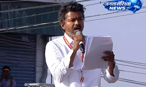 बुनकरों के लिए 10 लाख रुपये का बीमा: Vijay का वादा बुनकरों के लिए 10 लाख रुपये का बीमा: Vijay का वादा