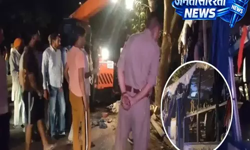Punjab के फतेहगढ़ साहिब में बस पलटने से 6 श्रद्धालुओं की मौत, 21 घायल