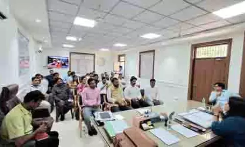 गौतमबुद्धनगर में आउटसोर्सिंग एजेंसियों को सख्त चेतावनी, उपद्रव पर होगी कड़ी कार्रवाई, ब्लैकलिस्ट होंगी एजेंसियां