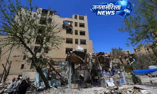 US ने ईरान के पोर्ट्स के पास जहाजों को कब्ज़े में लेने का ऑर्डर दिया