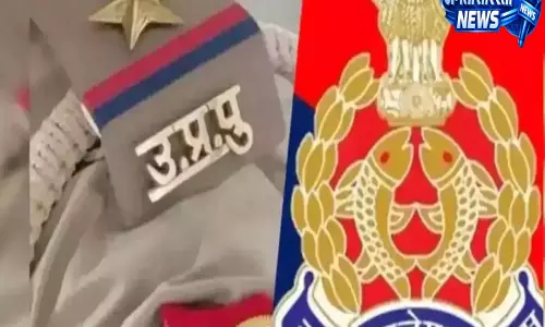 UP: बस स्कैमर्स के चंगुल में फंसी पश्चिम बंगाल की लड़कियों को बचाने पर ऑनलाइन तारीफ UP: बस स्कैमर्स के चंगुल में फंसी पश्चिम बंगाल की लड़कियों को बचाने पर ऑनलाइन तारीफ