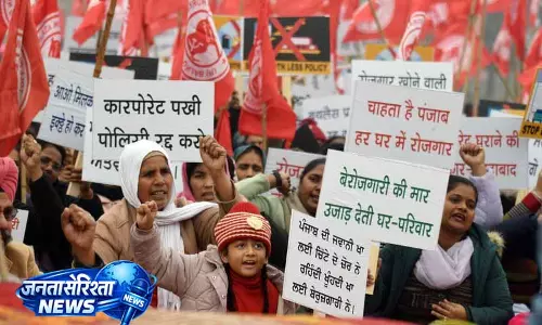 Ludhiana टोल पर बड़ा विरोध, कैशलेस सिस्टम पर असहमति Ludhiana टोल पर बड़ा विरोध, कैशलेस सिस्टम पर असहमति