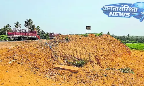 Moodbhatkal में हाईवे के लिए अंडरपास: अधूरे काम की वजह से पानी भरने का डर Moodbhatkal में हाईवे के लिए अंडरपास: अधूरे काम की वजह से पानी भरने का डर