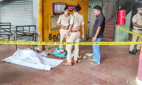 Kerala : ओट्टापलम बस स्टैंड पर बुजुर्ग व्यक्ति मृत मिला Kerala : ओट्टापलम बस स्टैंड पर बुजुर्ग व्यक्ति मृत मिला