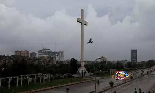 Karachi में भारी रोष, नाबालिग की शादी पर अदालत के फ़ैसले से अल्पसंख्यकों के अधिकारों को लेकर चिंताएँ बढ़ीं Karachi में भारी रोष, नाबालिग की शादी पर अदालत के फ़ैसले से अल्पसंख्यकों के अधिकारों को लेकर चिंताएँ बढ़ीं