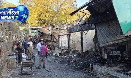 Kasauli Market में आग लगने से आठ व्यापारियों का भविष्य अनिश्चित Kasauli Market में आग लगने से आठ व्यापारियों का भविष्य अनिश्चित