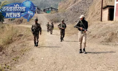Manipur : प्रदर्शनकारियों और सुरक्षा बलों के बीच झड़प के बाद बिष्णुपुर में निषेधाज्ञा लागू Manipur : प्रदर्शनकारियों और सुरक्षा बलों के बीच झड़प के बाद बिष्णुपुर में निषेधाज्ञा लागू
