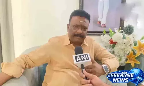 BRS MLC दासोजू श्रवण ने महिला आरक्षण को परिसीमन से जोड़ने पर सवाल उठाए BRS MLC दासोजू श्रवण ने महिला आरक्षण को परिसीमन से जोड़ने पर सवाल उठाए