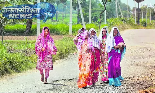 Raichur : तापमान 43 डिग्री सेल्सियस, लोग परेशान Raichur : तापमान 43 डिग्री सेल्सियस, लोग परेशान