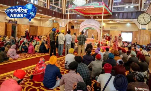 Kashmir: गुरुद्वारों में उमड़ी श्रद्धालुओं की भीड़