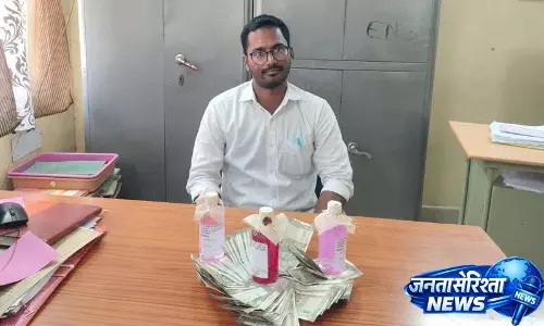 नगर निगम के एई को ACB ने 50 हजार रुपये की रिश्वत लेते पकड़ा