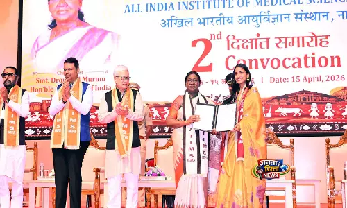 President मुर्मू: डॉक्टर मरीजों के हित को प्राथमिकता दें President मुर्मू: डॉक्टर मरीजों के हित को प्राथमिकता दें