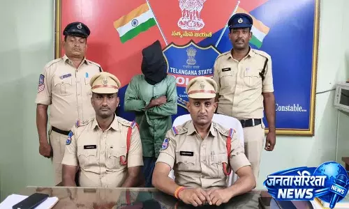 Mancherial के गुंडला पहाड़ में घर पर गांजा उगाने के आरोप में एक व्यक्ति गिरफ्तार Mancherial के गुंडला पहाड़ में घर पर गांजा उगाने के आरोप में एक व्यक्ति गिरफ्तार