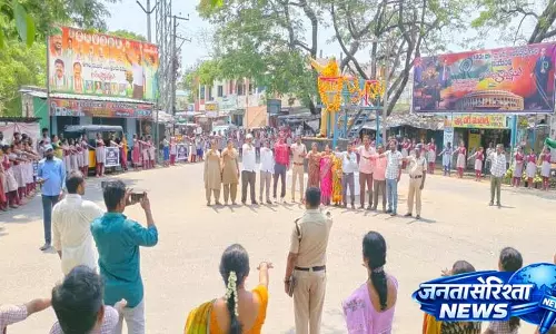 बरगमपहाड़ एसआई मेदा प्रसाद ने Arrive-Alive सड़क सुरक्षा अभियान को बढ़ावा दिया बरगमपहाड़ एसआई मेदा प्रसाद ने Arrive-Alive सड़क सुरक्षा अभियान को बढ़ावा दिया