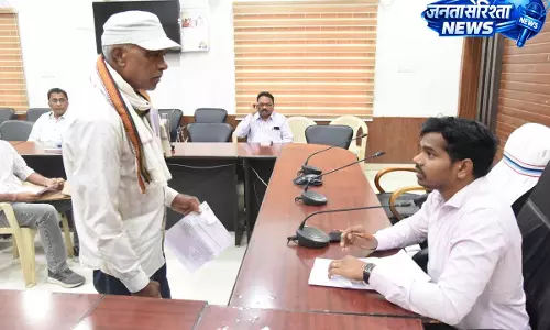 कलेक्टर जनदर्शन में 117 आवेदन, ई-केवाईसी को लेकर दी गई जानकारी कलेक्टर जनदर्शन में 117 आवेदन, ई-केवाईसी को लेकर दी गई जानकारी