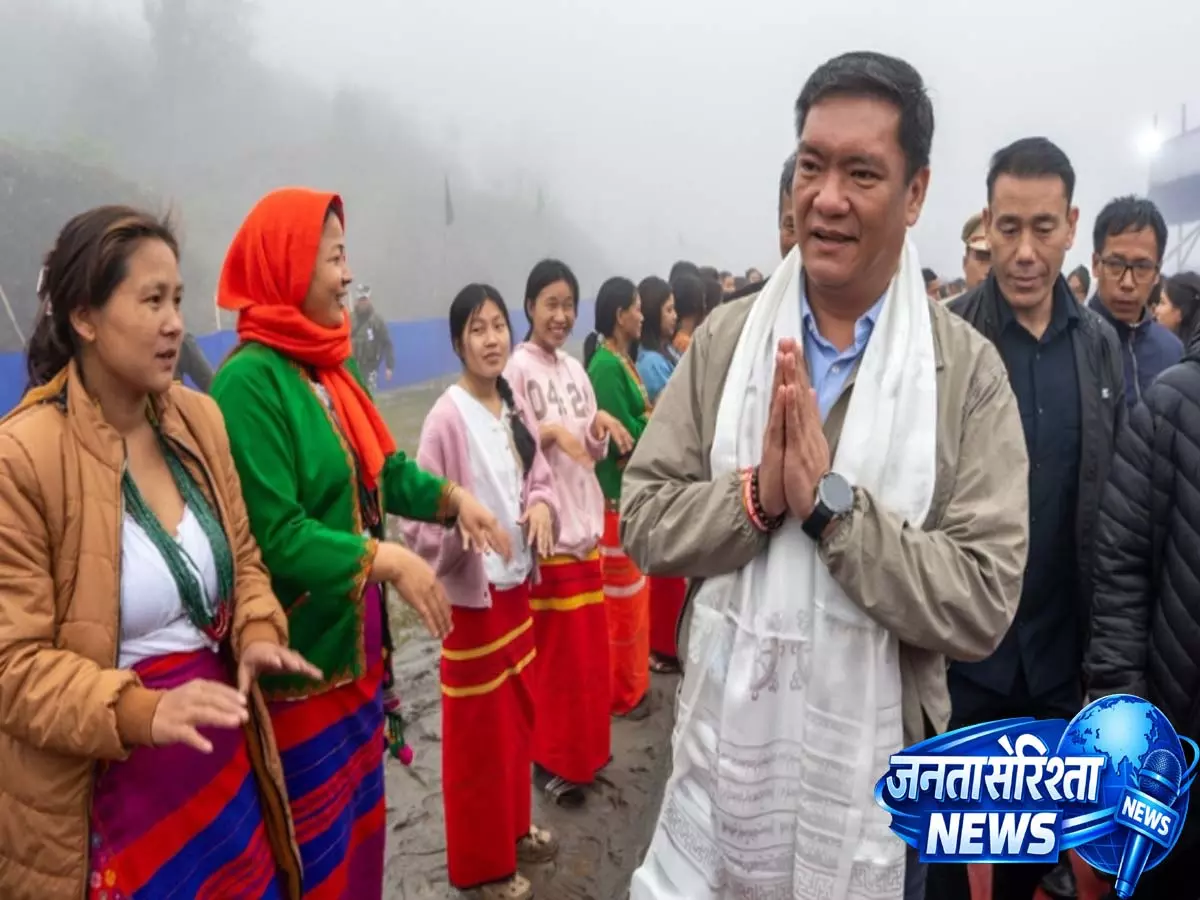 Arunachal: CM पेमा खांडू ने सियांग जिले में 196.44 करोड़ रुपये के प्रोजेक्ट्स का किया उद्घाटन Arunachal: CM पेमा खांडू ने सियांग जिले में 196.44 करोड़ रुपये के प्रोजेक्ट्स का किया उद्घाटन