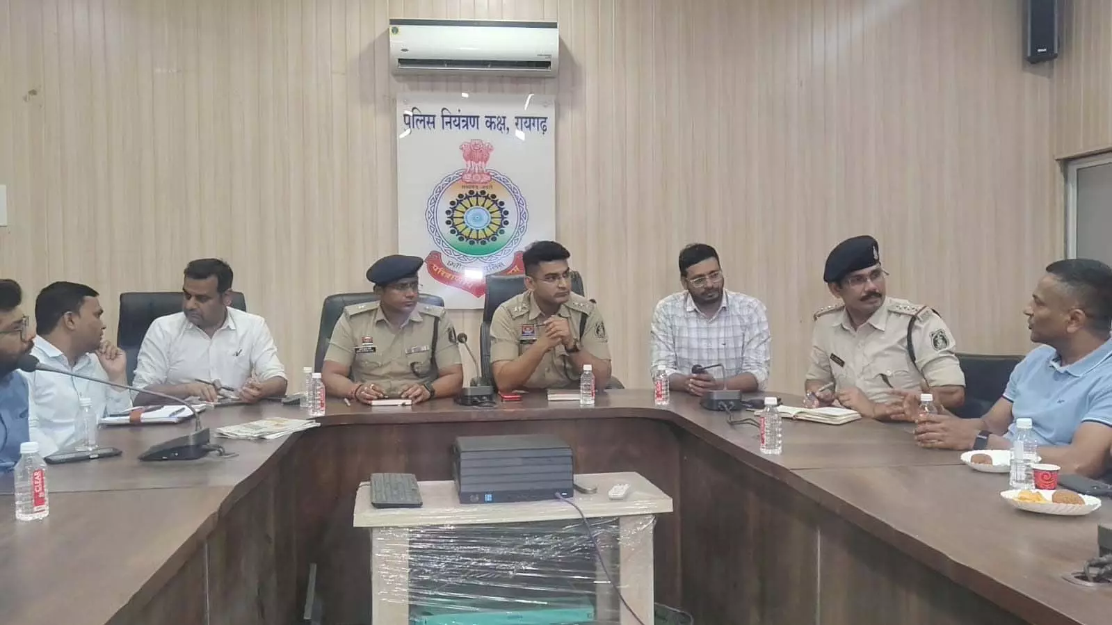 कबाड़ के अवैध कारोबार पर प्रभावी नियंत्रण की पहल, प्रशासन पुलिस और जीएसटी टीम की हुई बैठक कबाड़ के अवैध कारोबार पर प्रभावी नियंत्रण की पहल, प्रशासन पुलिस और जीएसटी टीम की हुई बैठक
