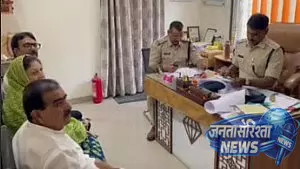 कांग्रेस मध्य प्रदेश में सांप्रदायिक माहौल खराब करने की कोशिश कर रही है: CM कांग्रेस मध्य प्रदेश में सांप्रदायिक माहौल खराब करने की कोशिश कर रही है: CM