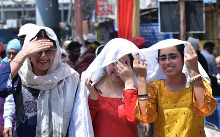 राजस्थान का बाड़मेर 41.6 डिग्री तापमान के साथ सबसे गर्म, कोटा 41.5 डिग्री के साथ दूसरे स्थान पर राजस्थान का बाड़मेर 41.6 डिग्री तापमान के साथ सबसे गर्म, कोटा 41.5 डिग्री के साथ दूसरे स्थान पर