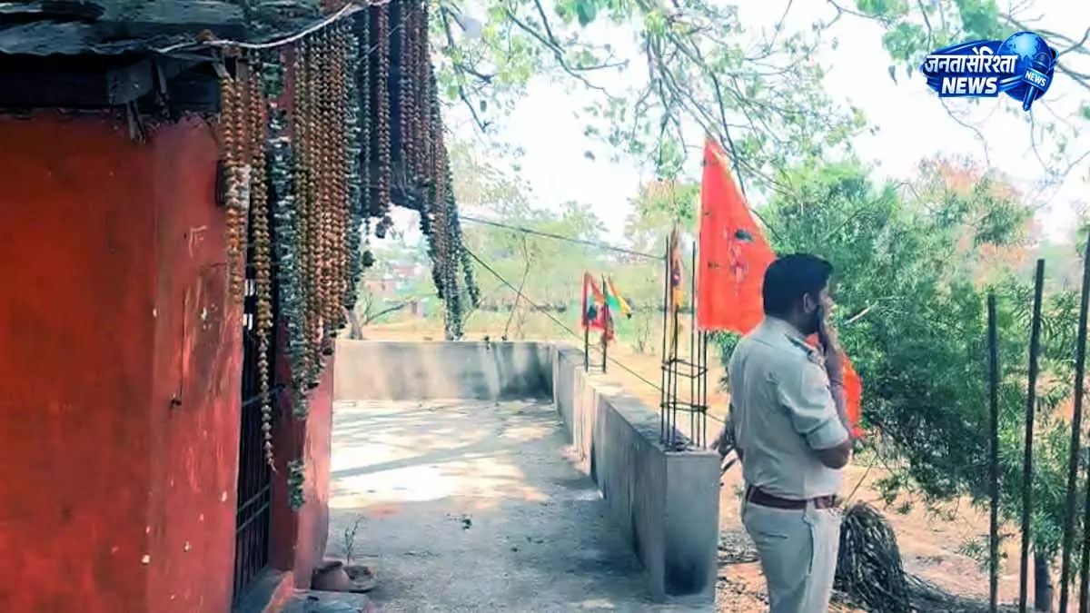 चांदी की मुकुट चोरी, राजपरिवार के मंदिर में चोरों का धावा चांदी की मुकुट चोरी, राजपरिवार के मंदिर में चोरों का धावा