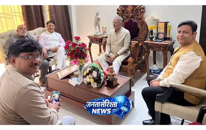 Jammu: सक्षम प्रतिनिधिमंडल ने राज्यपाल से की मुलाकात Jammu: सक्षम प्रतिनिधिमंडल ने राज्यपाल से की मुलाकात