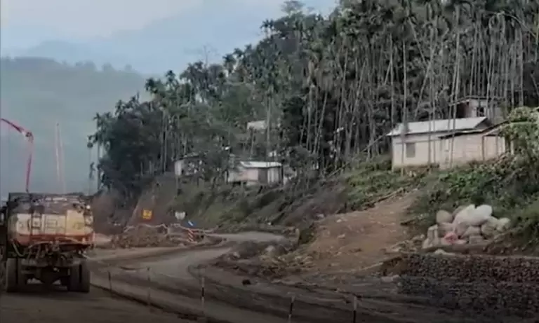 Assam : दीमा हसाओ के ग्रामीणों ने मुआवजे को लेकर विरोध तेज किया Assam : दीमा हसाओ के ग्रामीणों ने मुआवजे को लेकर विरोध तेज किया