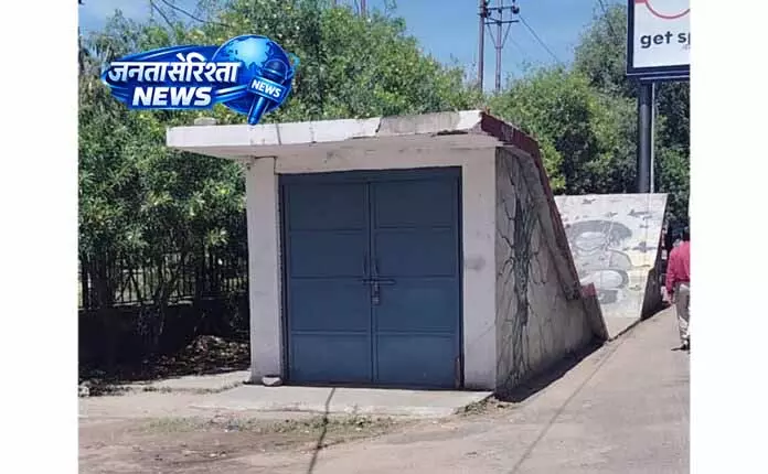 Jammu: बिक्रम चौक सबवे फिर से बंद Jammu: बिक्रम चौक सबवे फिर से बंद