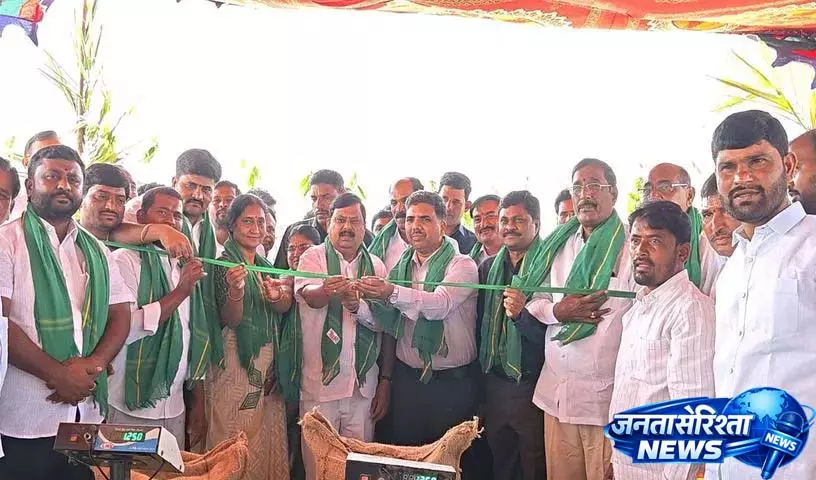 अनाज खरीद पारदर्शी तरीके से होनी चाहिए: MLA Balu Nayak अनाज खरीद पारदर्शी तरीके से होनी चाहिए: MLA Balu Nayak