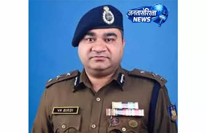 Kashmir: तस्करों पर कड़ी कार्रवाई के निर्देश Kashmir: तस्करों पर कड़ी कार्रवाई के निर्देश
