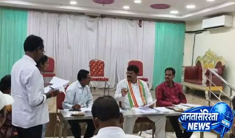 पिनापाका MLA ने इंदिराम्मा हाउस कंस्ट्रक्शन में देरी को लेकर अधिकारियों की आलोचना की पिनापाका MLA ने इंदिराम्मा हाउस कंस्ट्रक्शन में देरी को लेकर अधिकारियों की आलोचना की