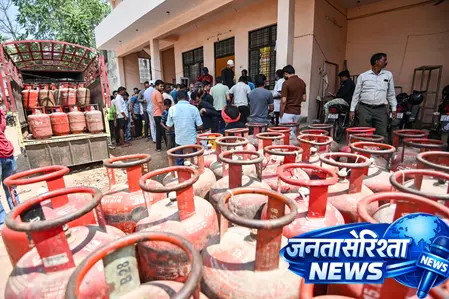 चारधाम यात्रा से पहले गैस आपूर्ति पर फोकस, कंपनियों को निर्बाध आपूर्ति सुनिश्चित करने के निर्देश चारधाम यात्रा से पहले गैस आपूर्ति पर फोकस, कंपनियों को निर्बाध आपूर्ति सुनिश्चित करने के निर्देश