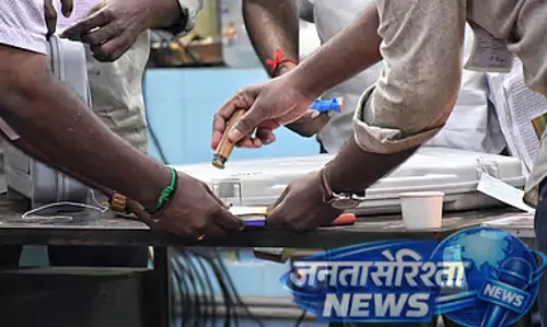 Tamil Nadu में पोलिंग स्टेशन अधिकारियों के लिए ट्रेनिंग Tamil Nadu में पोलिंग स्टेशन अधिकारियों के लिए ट्रेनिंग