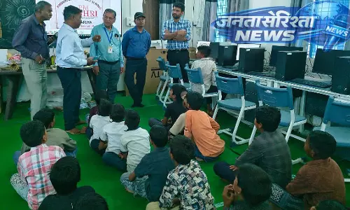 MP : जावद कलेक्टर ने स्कूल स्टाफ को कारण बताओ नोटिस जारी किया MP : जावद कलेक्टर ने स्कूल स्टाफ को कारण बताओ नोटिस जारी किया