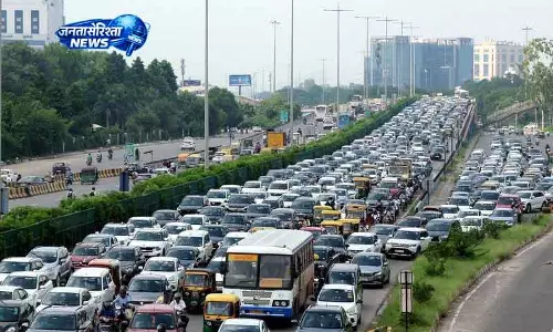 Gurugram में 75 करोड़ रुपये के सड़क प्रोजेक्ट पर असर, बिटुमेन की कमी से काम रुका Gurugram में 75 करोड़ रुपये के सड़क प्रोजेक्ट पर असर, बिटुमेन की कमी से काम रुका