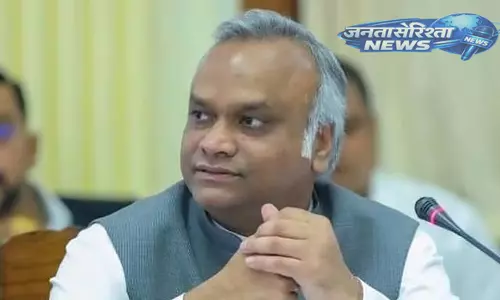 केंद्र सरकार की नाकामी छिपाने के लिए जनगणना में देरी की गई: Priyank Kharge केंद्र सरकार की नाकामी छिपाने के लिए जनगणना में देरी की गई: Priyank Kharge