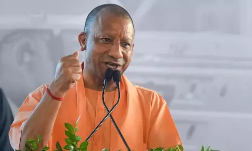 मज़दूरों की इज्ज़त और हक़ से कोई समझौता नहीं; नियम तोड़ने पर सख़्त कार्रवाई होगी: UP CM मज़दूरों की इज्ज़त और हक़ से कोई समझौता नहीं; नियम तोड़ने पर सख़्त कार्रवाई होगी: UP CM