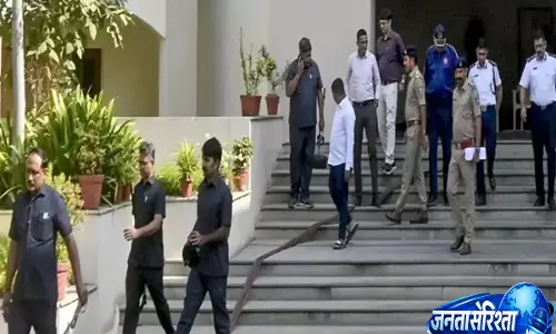 Chandigarh में कई स्कूलों, 2 फ्लाइट्स और सचिवालय को बम से उड़ाने की धमकी, जांच शुरू