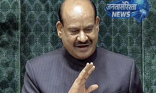 Lok Sabha में तीन विधेयकों पर बहस जारी, ओम बिरला ने मतदान का समय तय किया Lok Sabha में तीन विधेयकों पर बहस जारी, ओम बिरला ने मतदान का समय तय किया