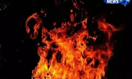 Medak: मेडक जिले के रायलपुर वन क्षेत्र में आग लग गई Medak: मेडक जिले के रायलपुर वन क्षेत्र में आग लग गई