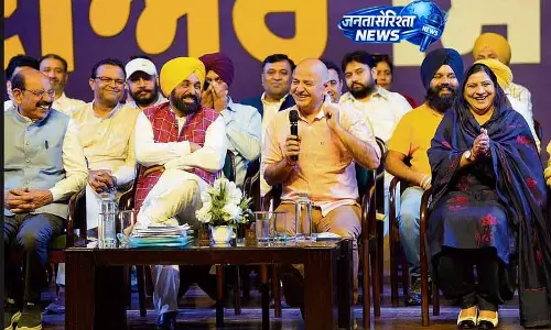 CM Mann और मनीष सिसोदिया की बैठक में कई योजनाओं पर मंथन