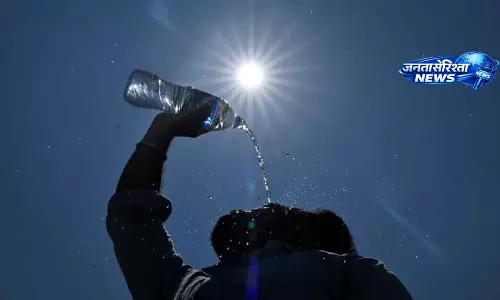 Tamil Nadu में भीषण गर्मी, तापमान में रिकॉर्ड बढ़ोतरी Tamil Nadu में भीषण गर्मी, तापमान में रिकॉर्ड बढ़ोतरी
