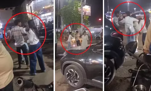 Jabalpur : बिज़ी सड़क के बीच लड़कियों ने युवक को चप्पलों से पीटा