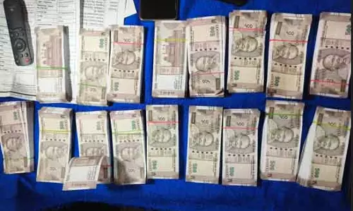 Sonepur में 8.47 लाख रुपये के नकली नोट जब्त, दो गिरफ्तार Sonepur में 8.47 लाख रुपये के नकली नोट जब्त, दो गिरफ्तार