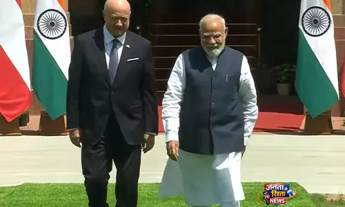 PM मोदी ने ऑस्ट्रिया के चांसलर क्रिश्चियन स्टॉकर से की मुलाकात PM मोदी ने ऑस्ट्रिया के चांसलर क्रिश्चियन स्टॉकर से की मुलाकात