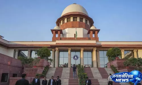 Supreme Court ने अशोक चक्र डिस्प्ले पर याचिका खारिज की, याचिकाकर्ता की आलोचना की
