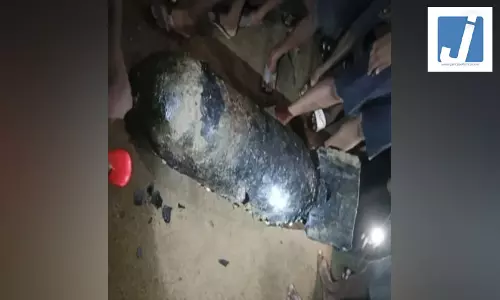 नदी किनारे फिर मिला द्वितीय विश्व युद्ध का जिंदा बम, एक महीने में तीसरी घटना नदी किनारे फिर मिला द्वितीय विश्व युद्ध का जिंदा बम, एक महीने में तीसरी घटना
